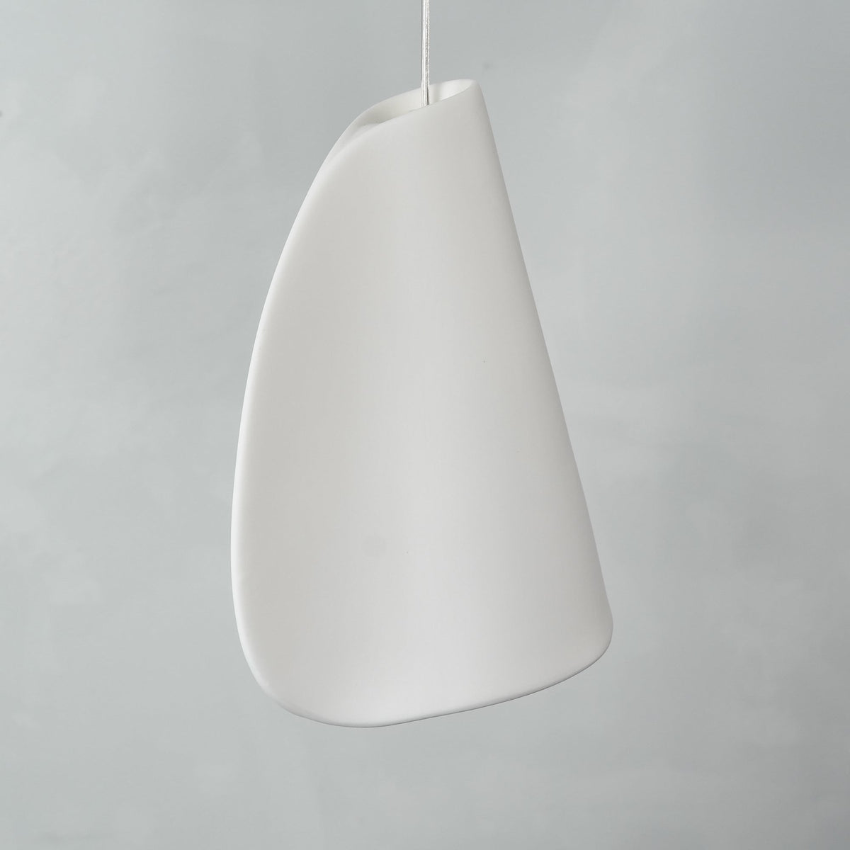 21 Thin Porcelain Pendant Lamp