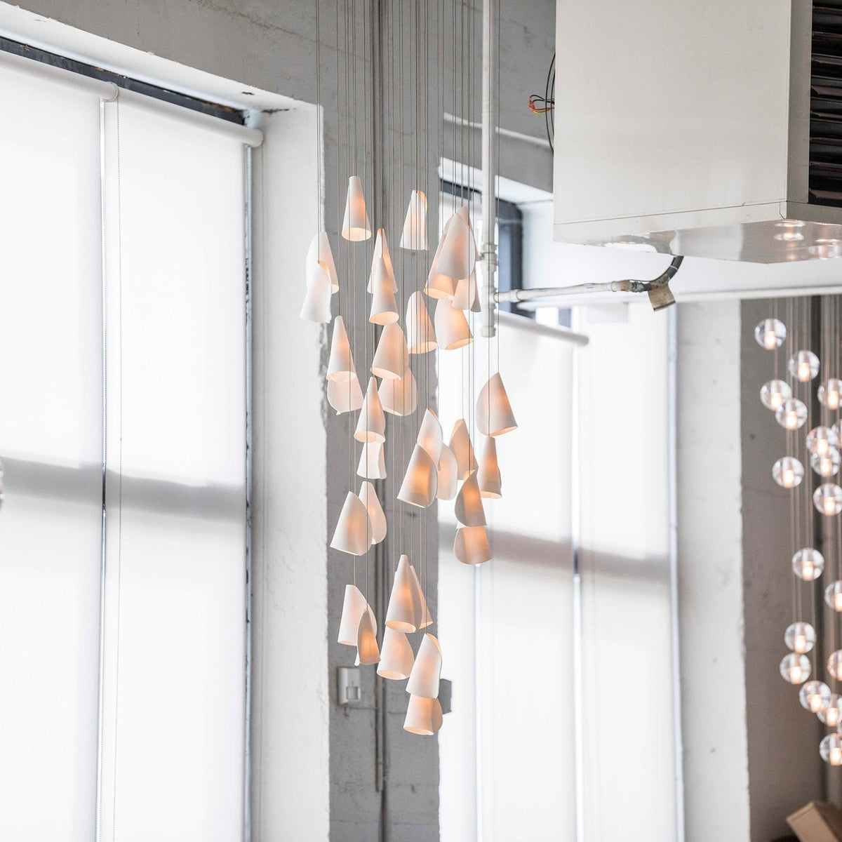 21 Thin Porcelain Pendant Lamp