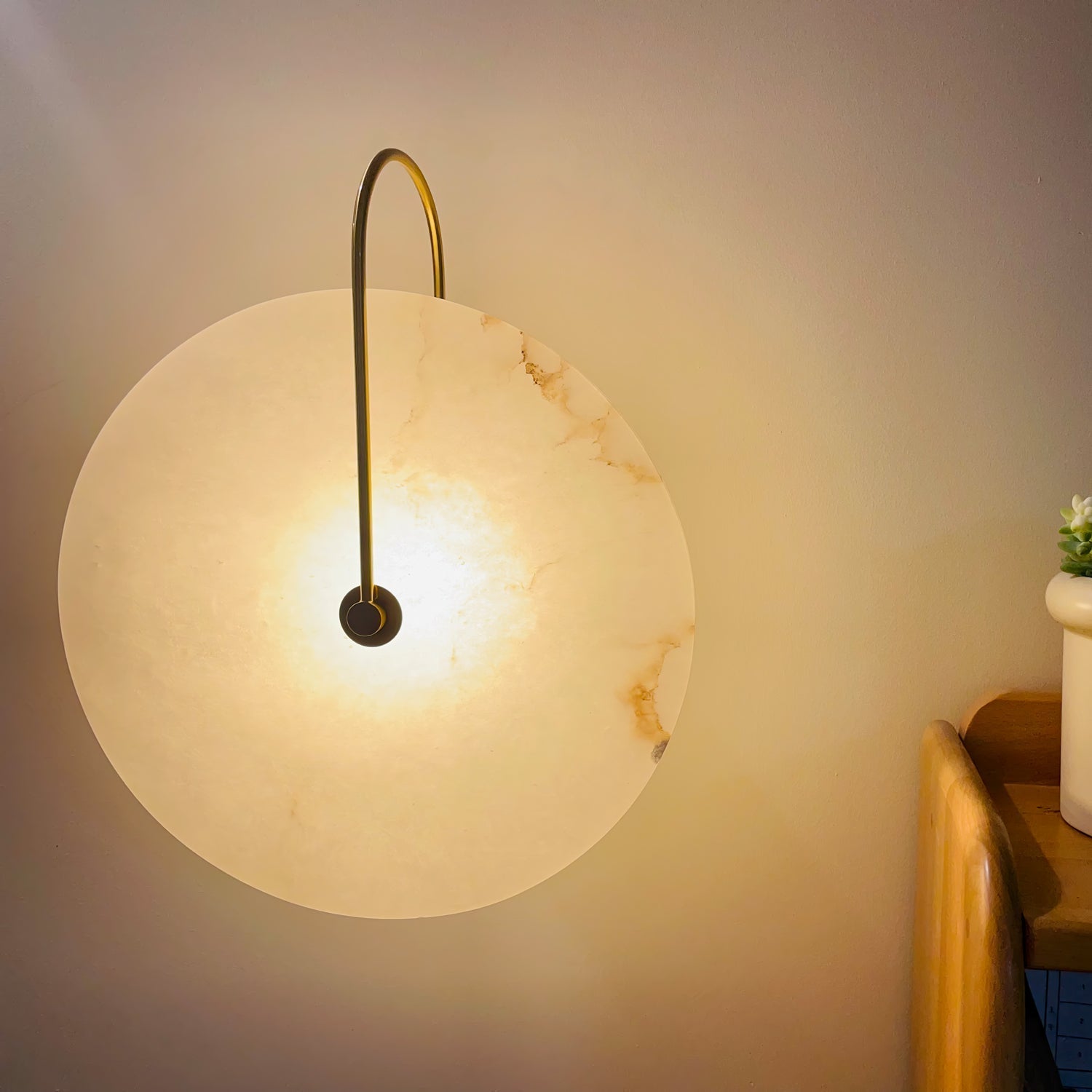 Alabaster LED Wall Lamp Wall lamp