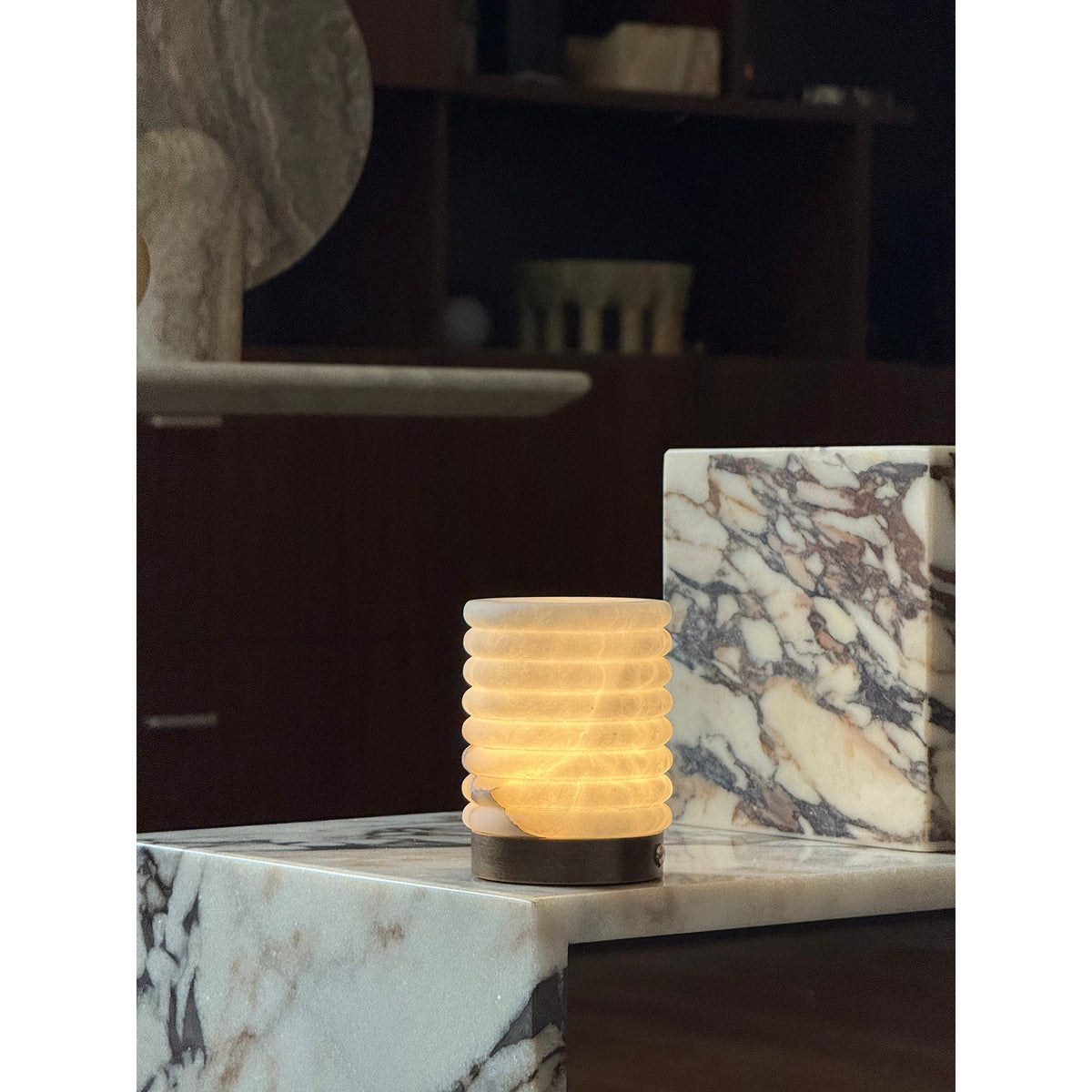 Alabaster Striped Table Lamp (Built-in Battery)