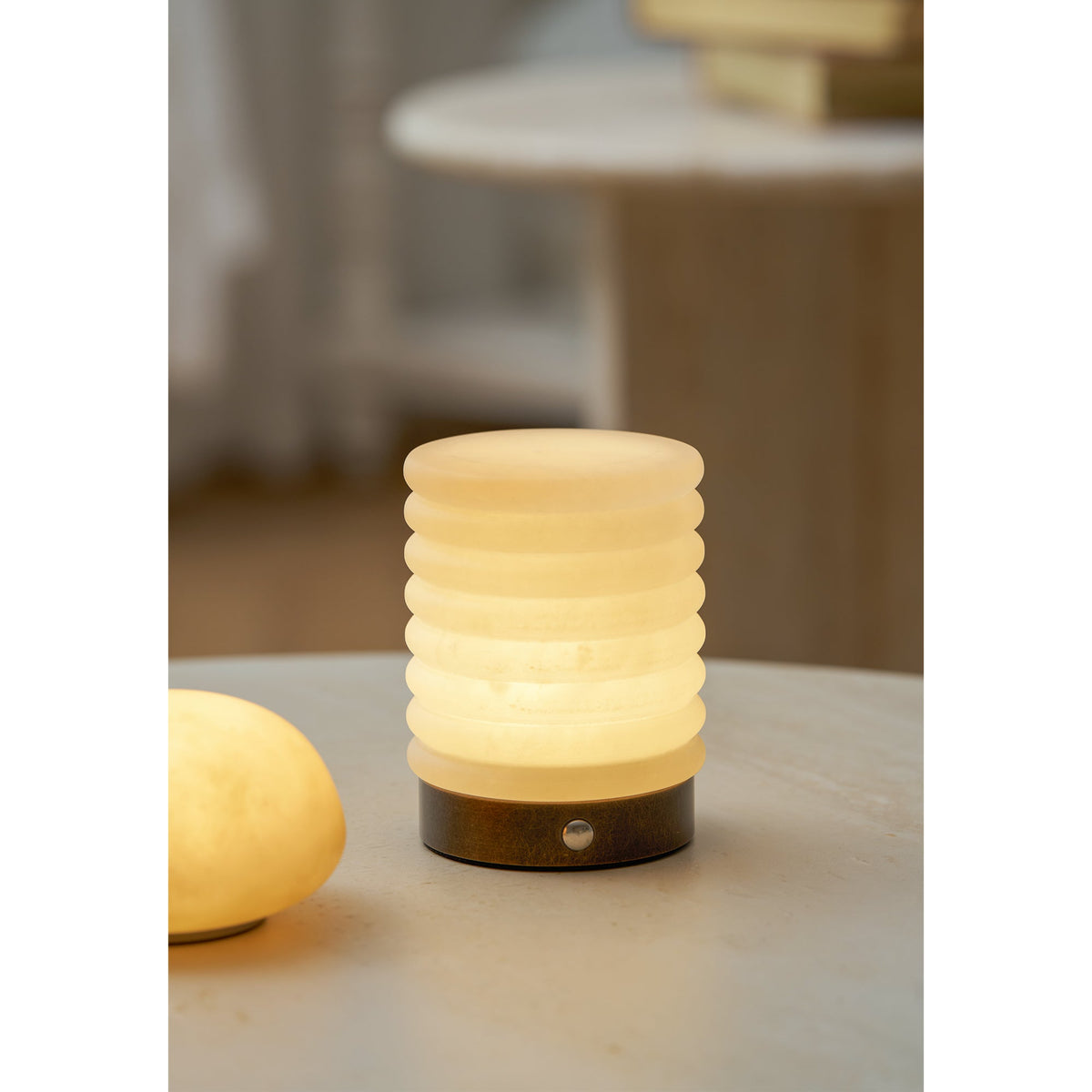 Alabaster Striped Table Lamp (Built-in Battery)