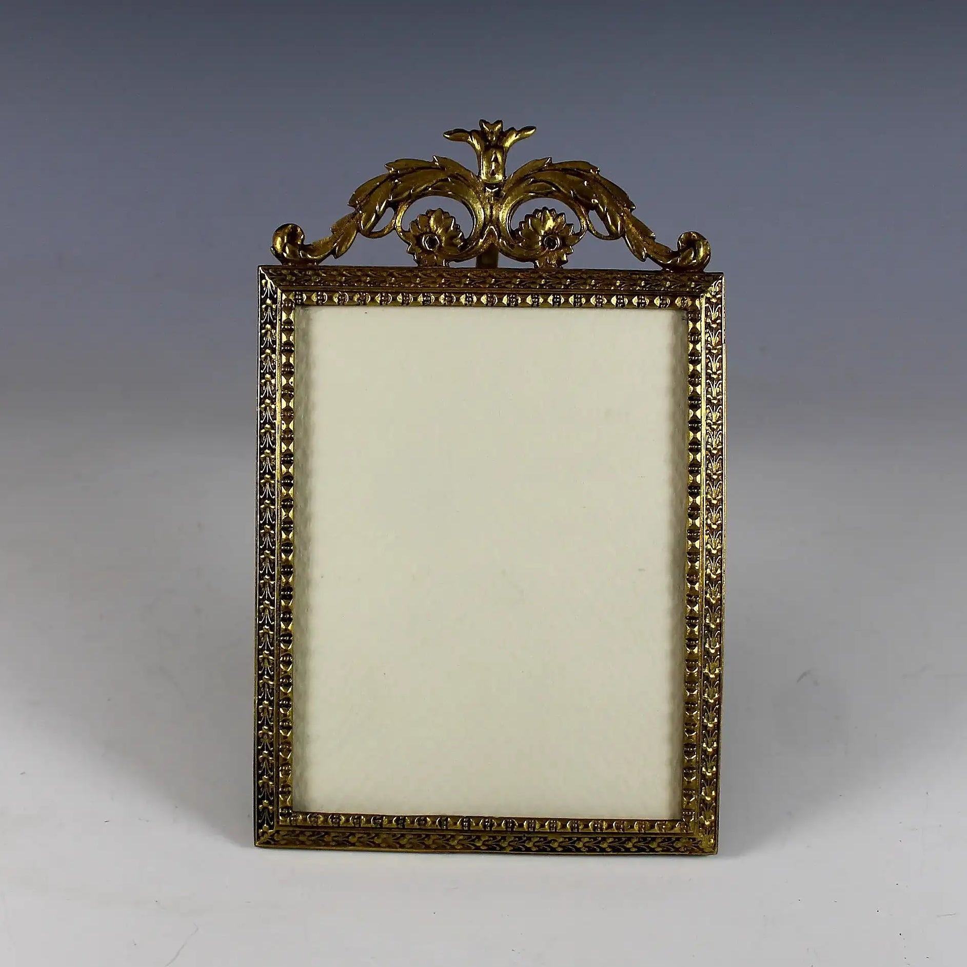 Antique Bronze Bow Top Photo Frame with Brass Easel Back