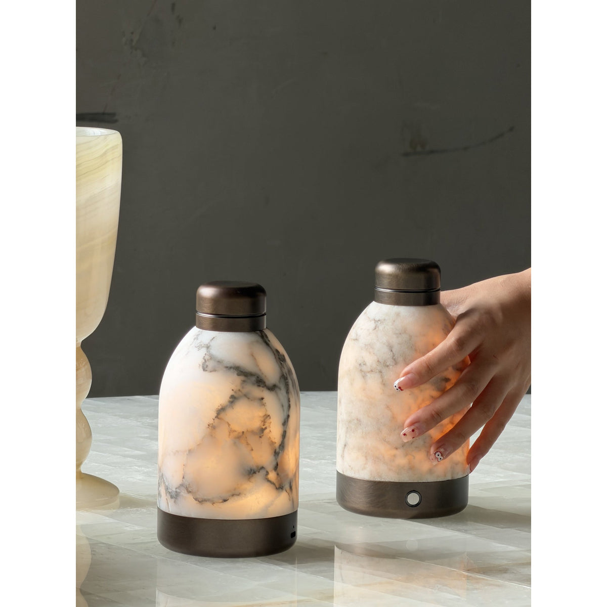 Capsule Marble Table Lamp (Built-in Battery)
