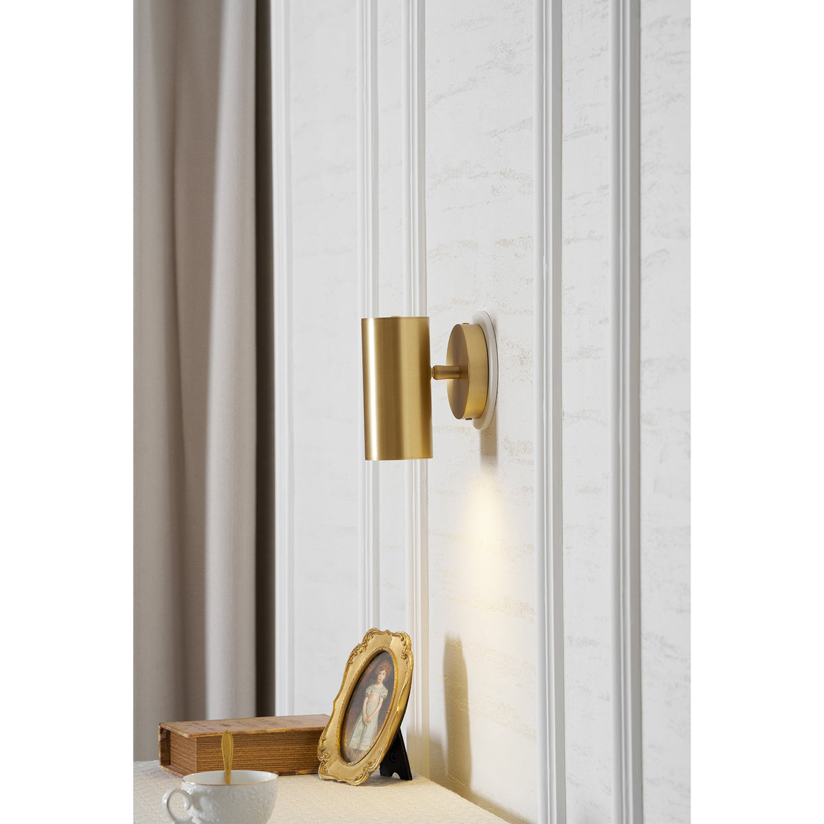 Champeaux Sconce