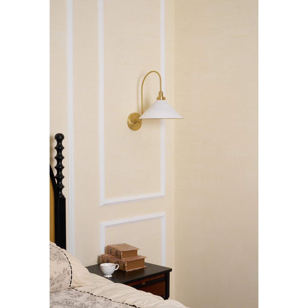 Clivedon Wall Lamp