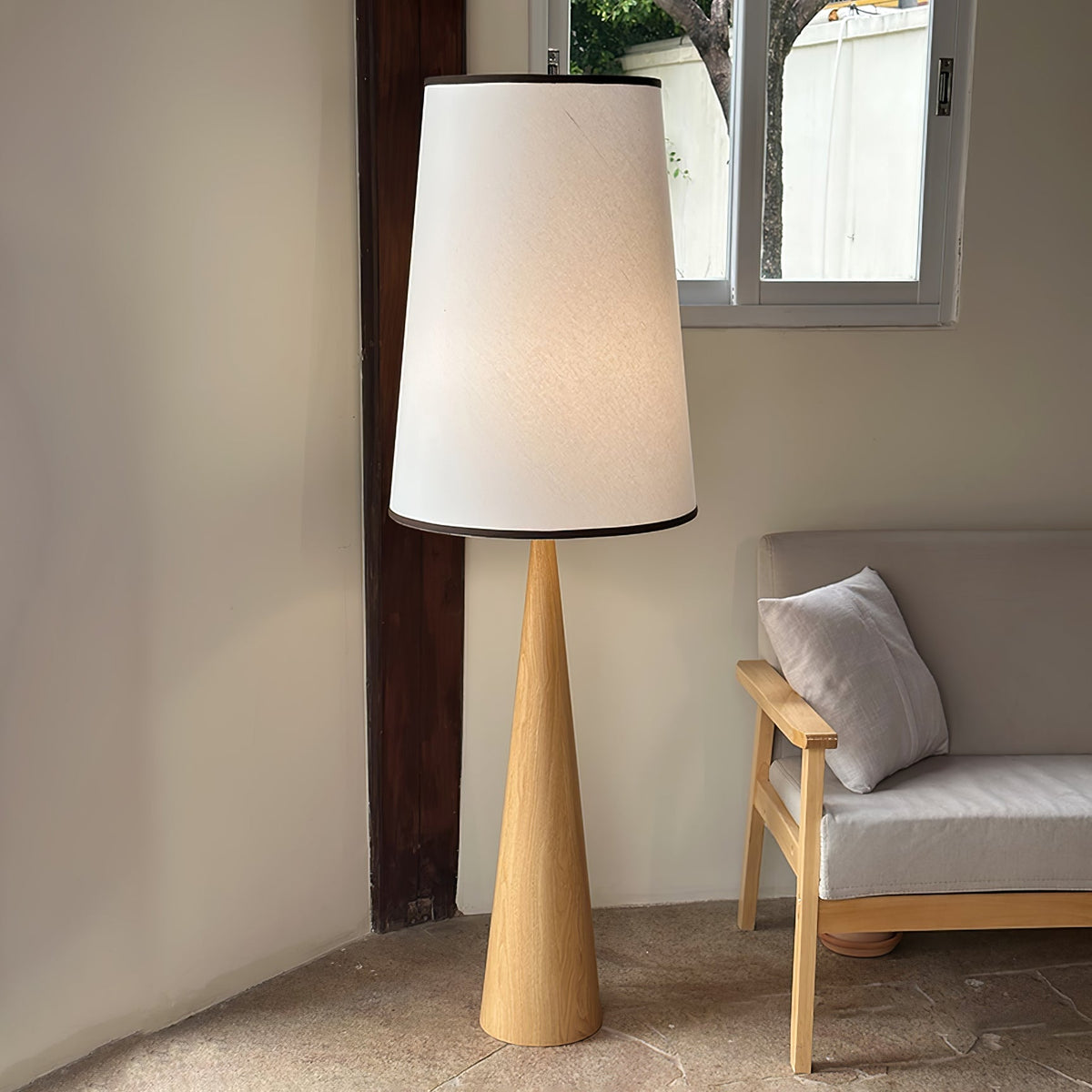 Faux Wood Conical Floor Lamp ∅ 18.9″ x H 59″ / Dia 48cm x H 150cm / Hydrographic Nature Wood Grain Finish & White / US