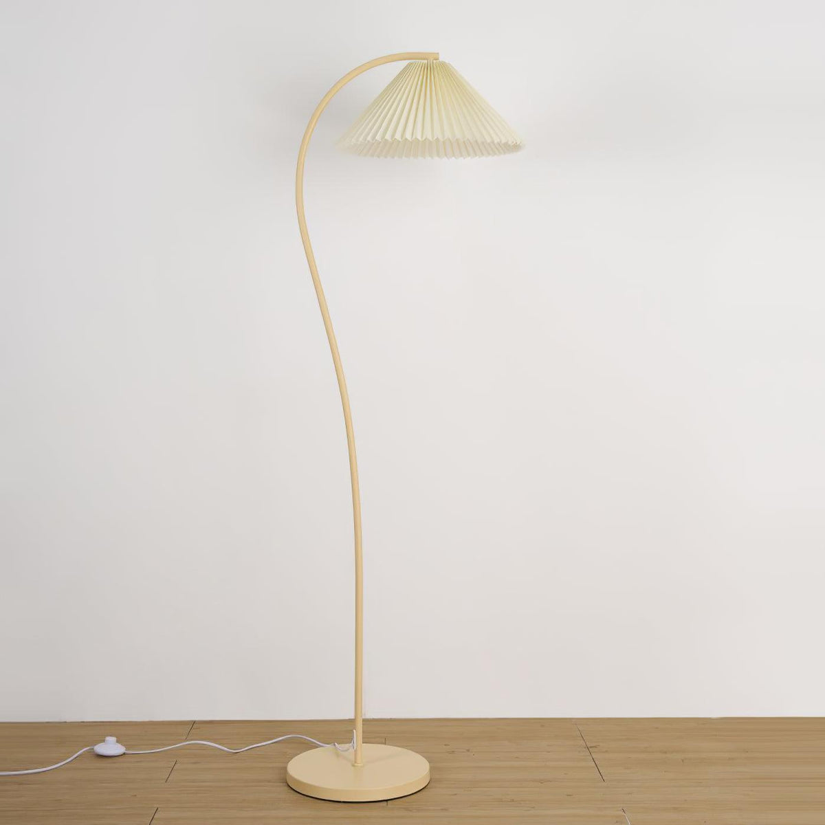 Crescini Pleated Floor Lamp ∅ 11.8″ x H 59.8″/ Dia 30cm x H 152cm / Cream & Light yellow / US plug Floor lamp