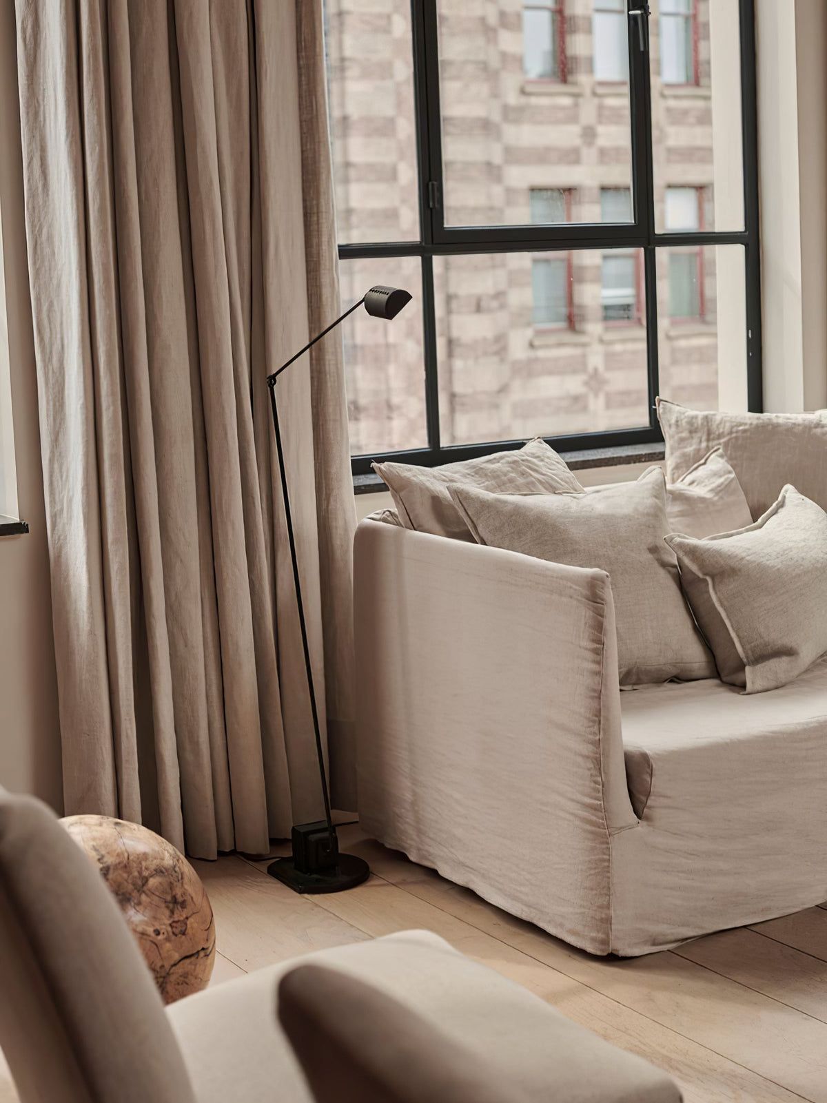 Vector Floor Lamp