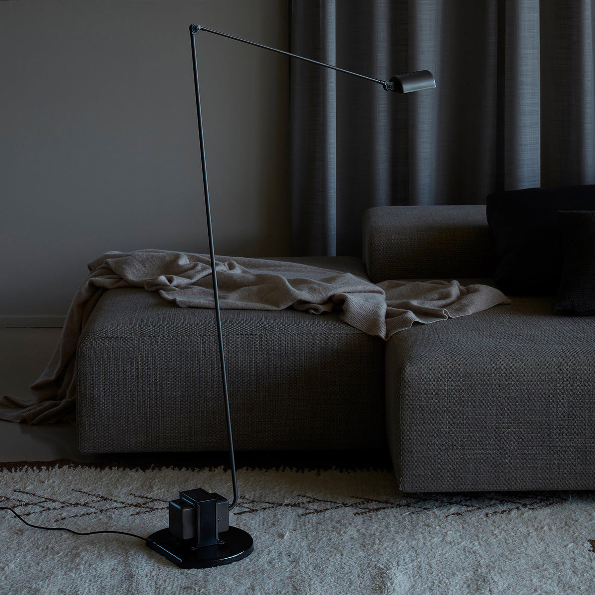 Vector Floor Lamp