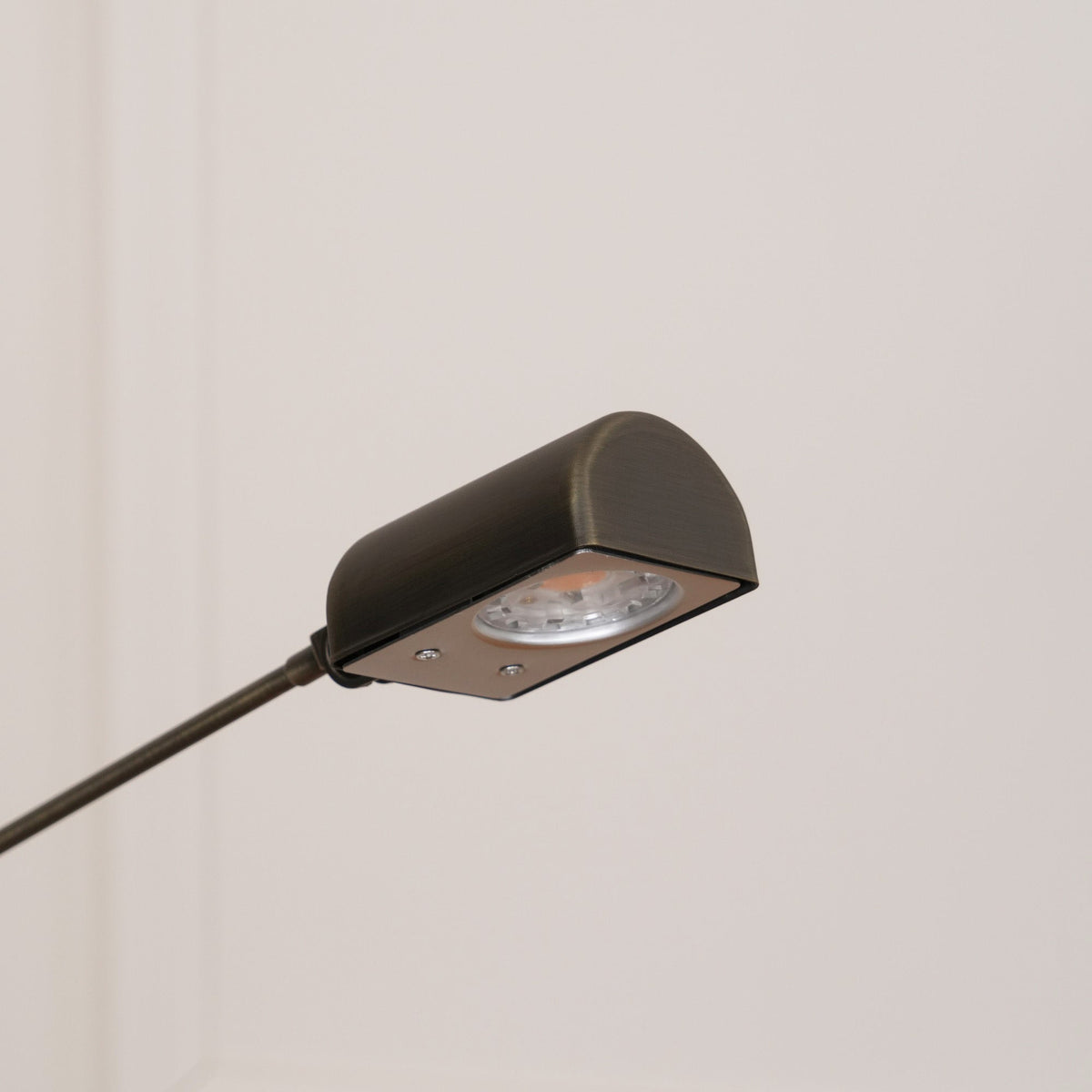 Vector Floor Lamp