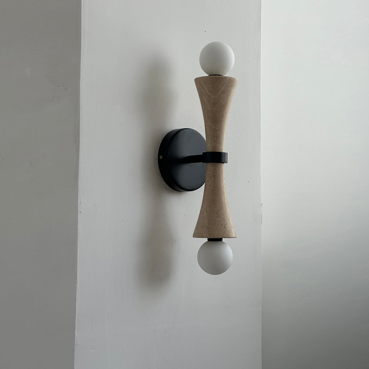 Dax Wall Lamp