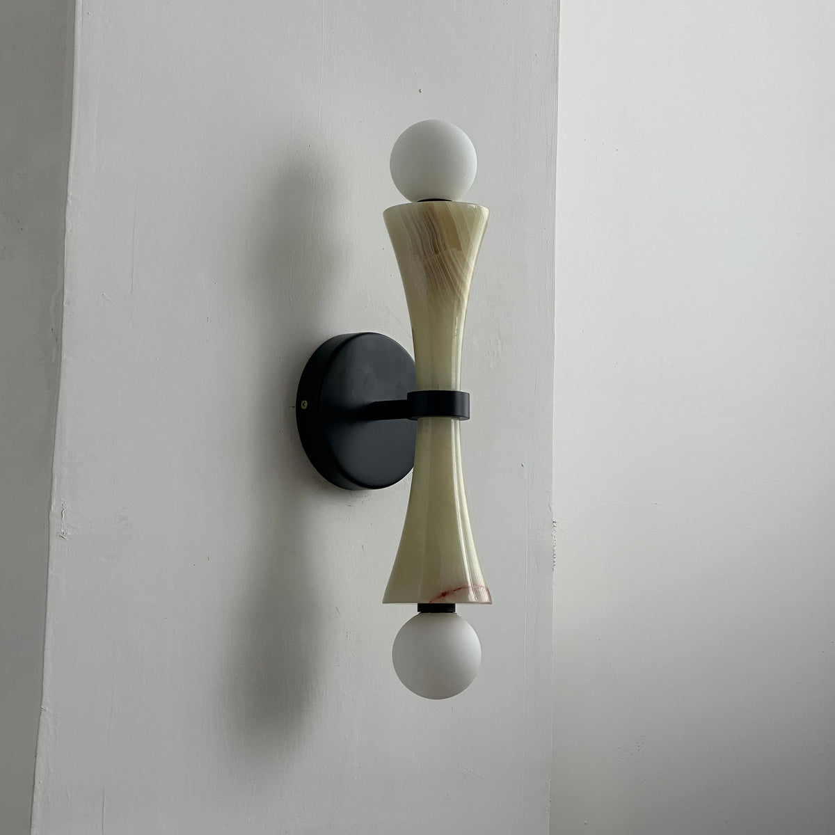 Dax Wall Lamp