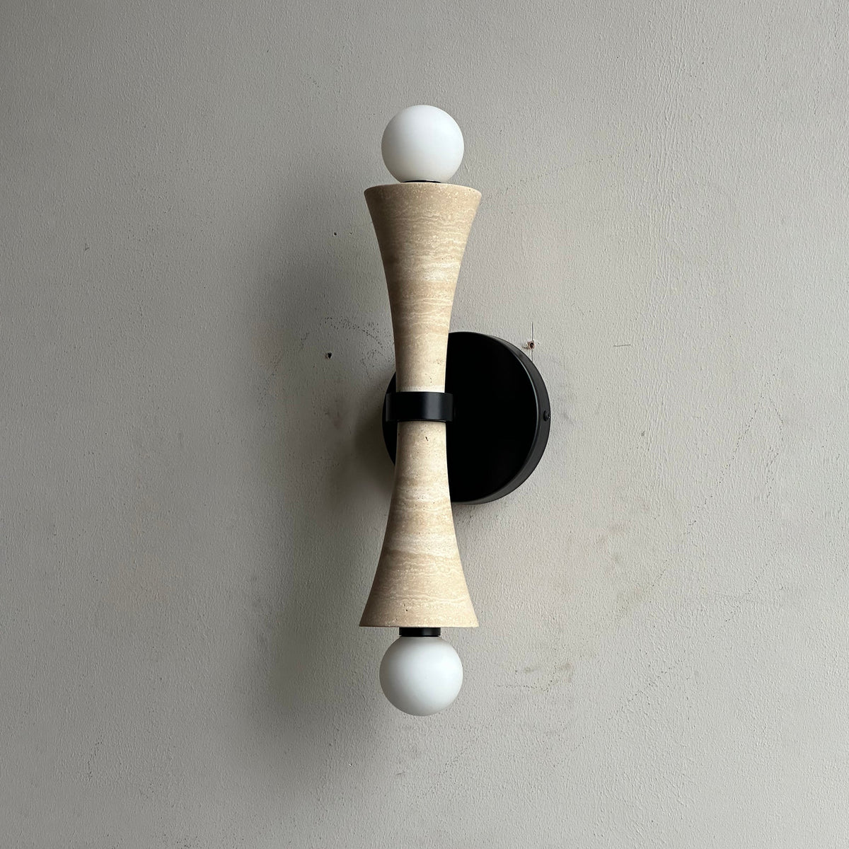 Dax Wall Lamp