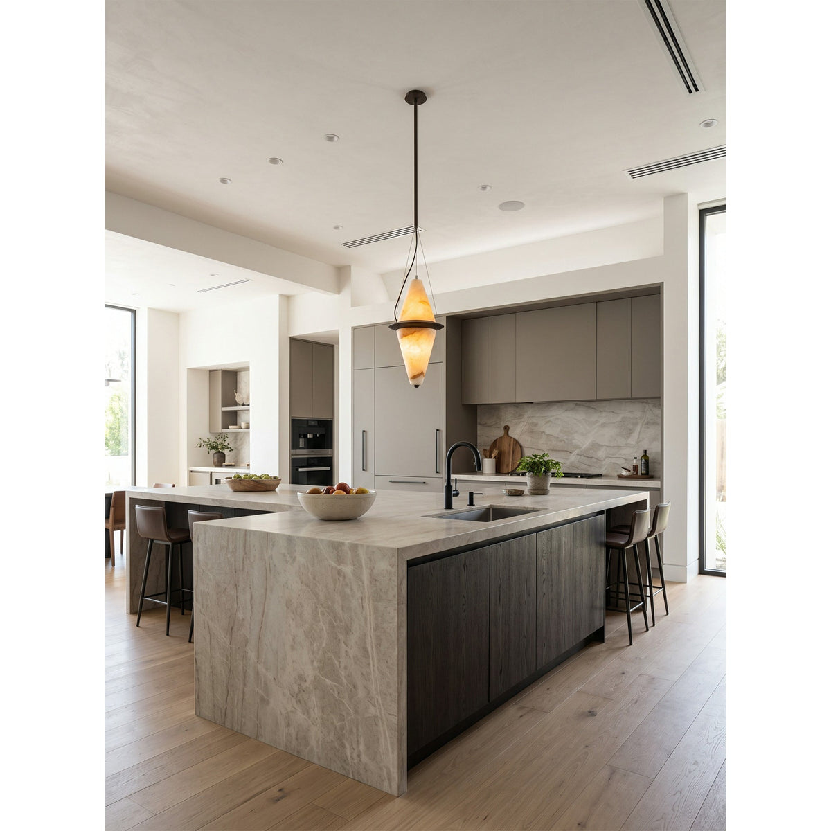 Elaris Alabaster Pendant Lamp