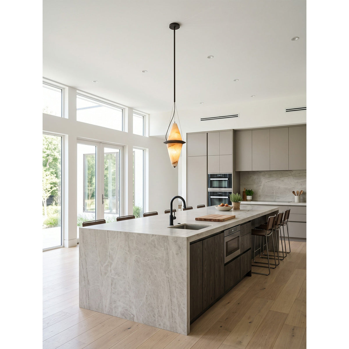 Elaris Alabaster Pendant Lamp