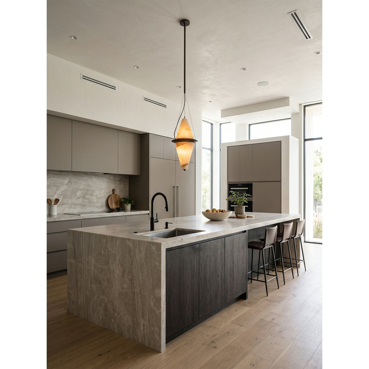 Elaris Alabaster Pendant Lamp