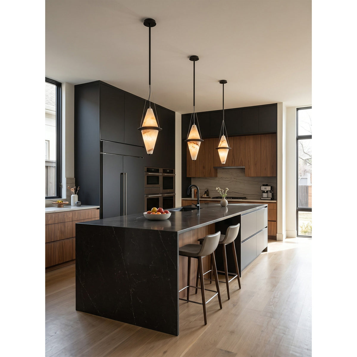 Elaris Alabaster Pendant Lamp