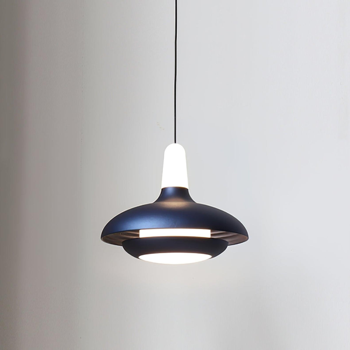 Fiji Pendant Light ∅ 7.1″ x H 5.5″ / Dia 18cm x H 14cm / Blue / Warm Light Pendant light