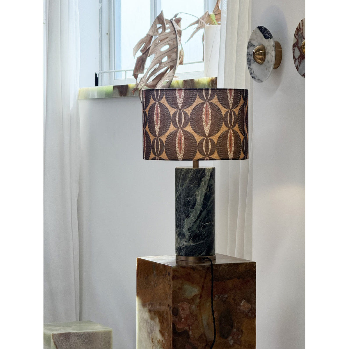 Gravity Table Lamp