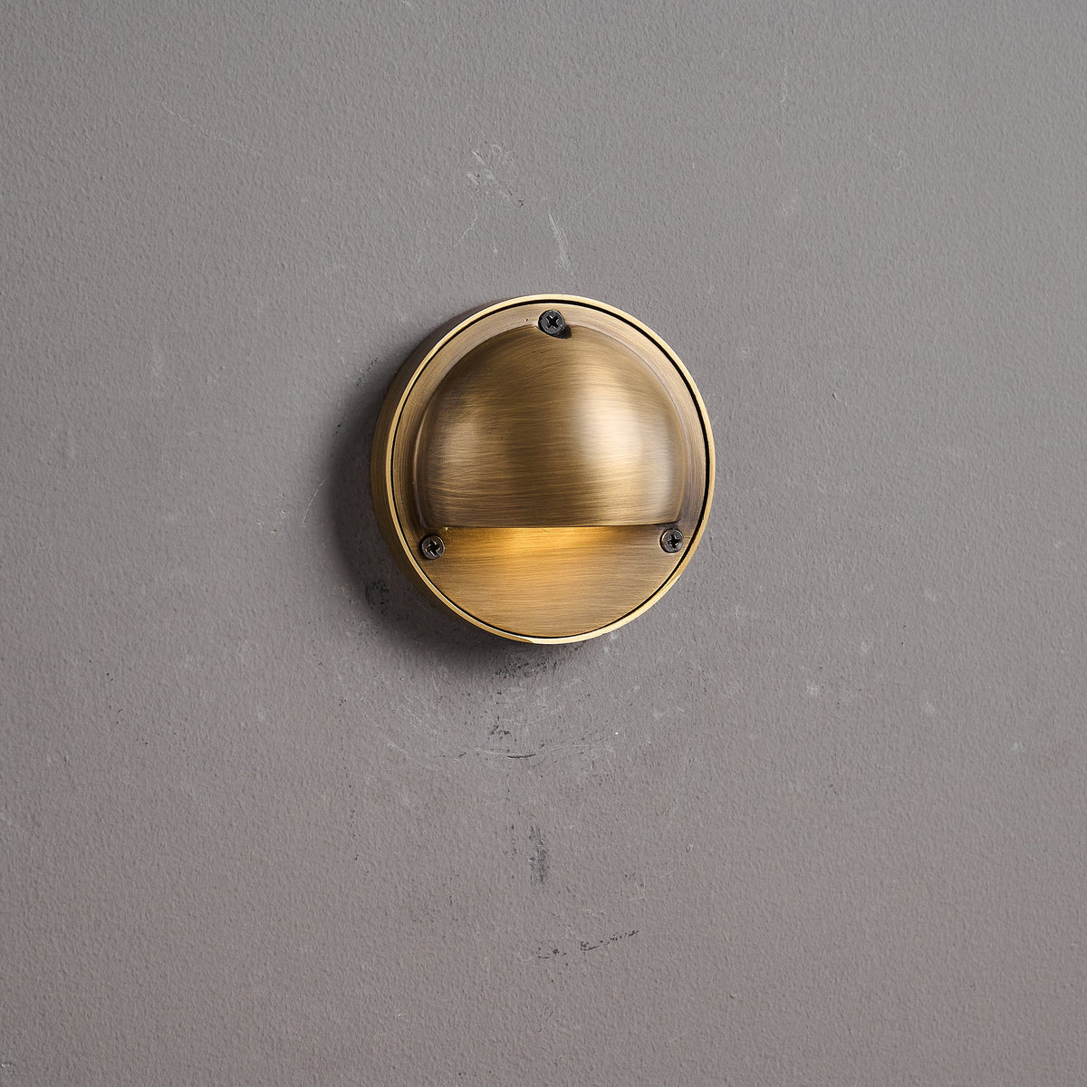 Hardy Wall Lamp