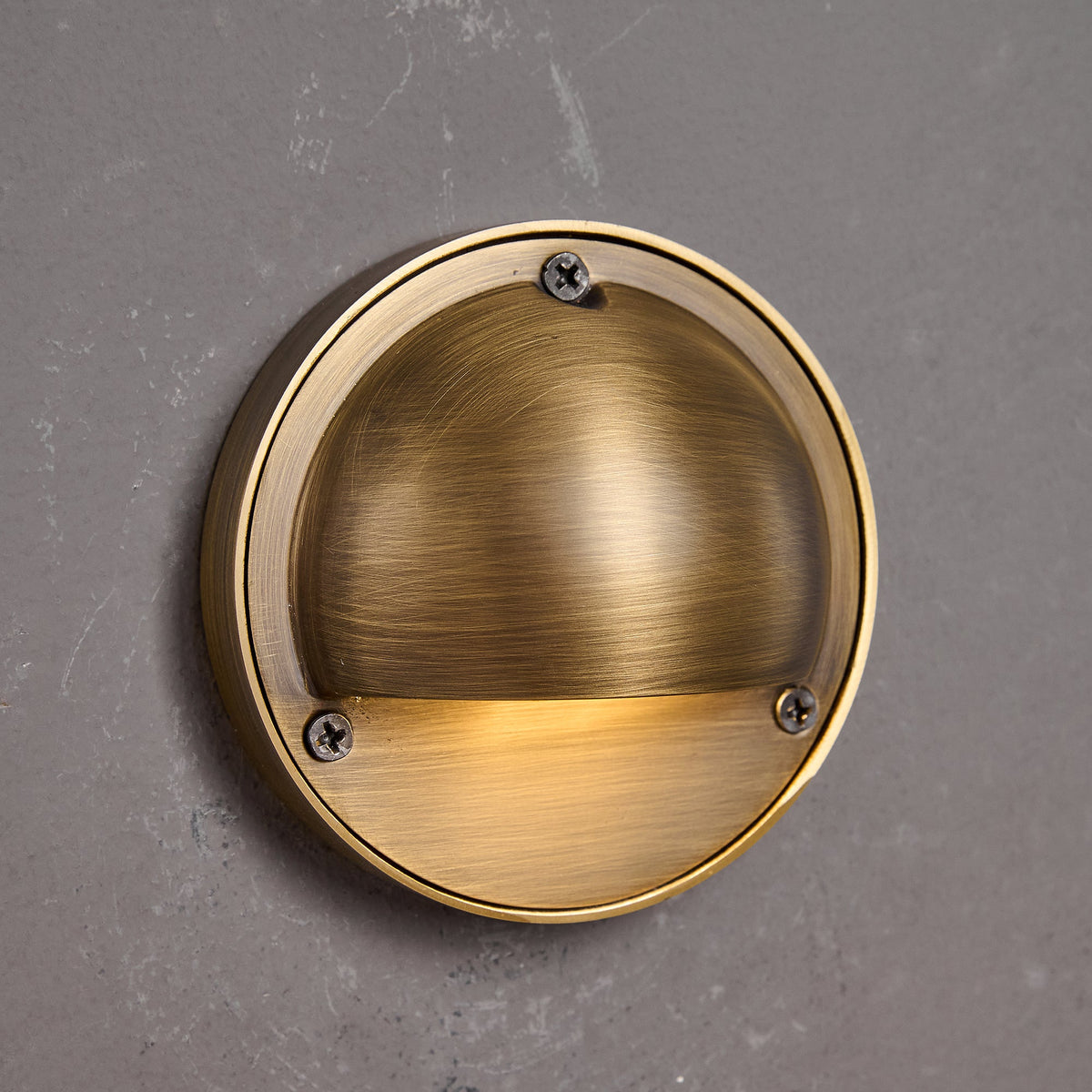 Hardy Wall Lamp