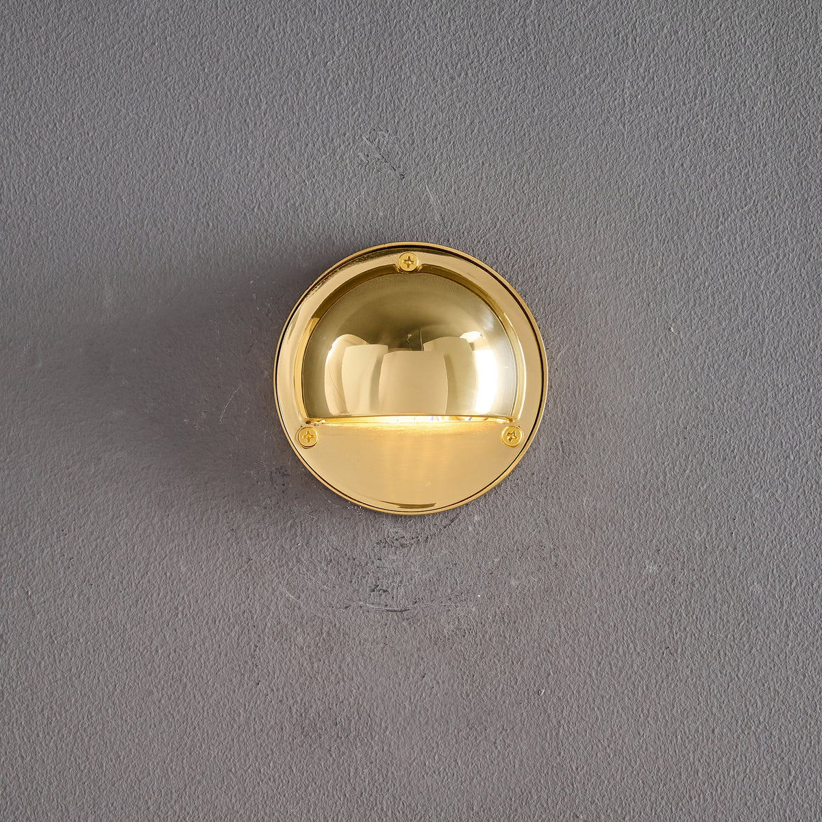 Hardy Wall Lamp