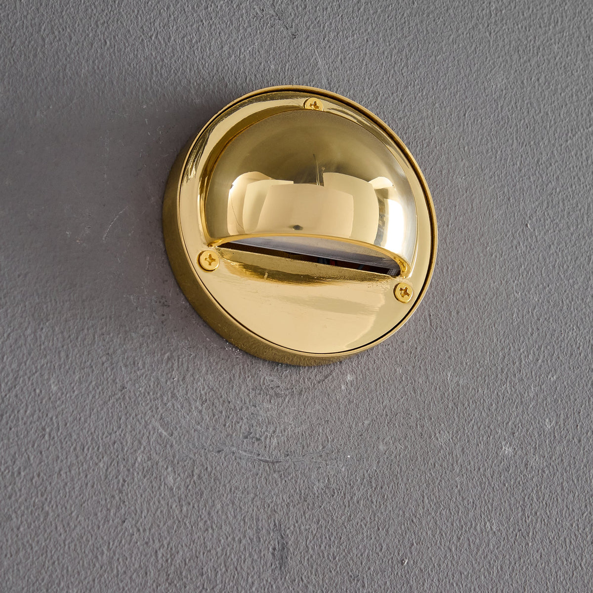 Hardy Wall Lamp