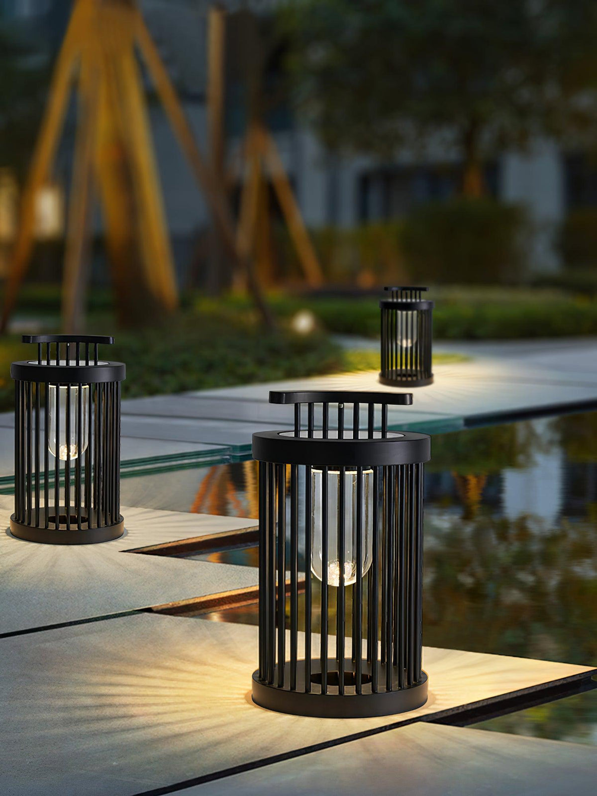 Hurricane Ruhlmann Outdoor Light ∅ 11.8″ x H 20.5″ / Dia 30cm x H 52cm / Black / Solar power storage Table lamp