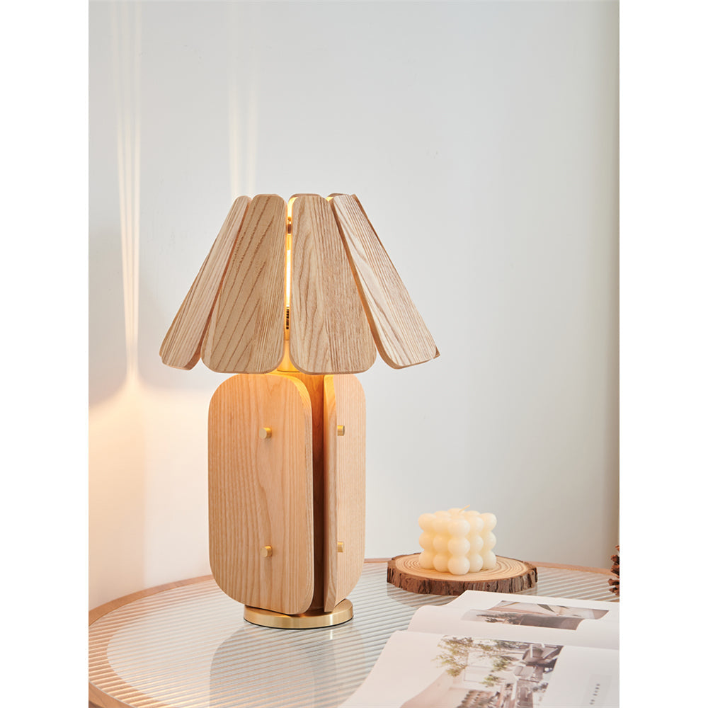 Kubec Table Lamp