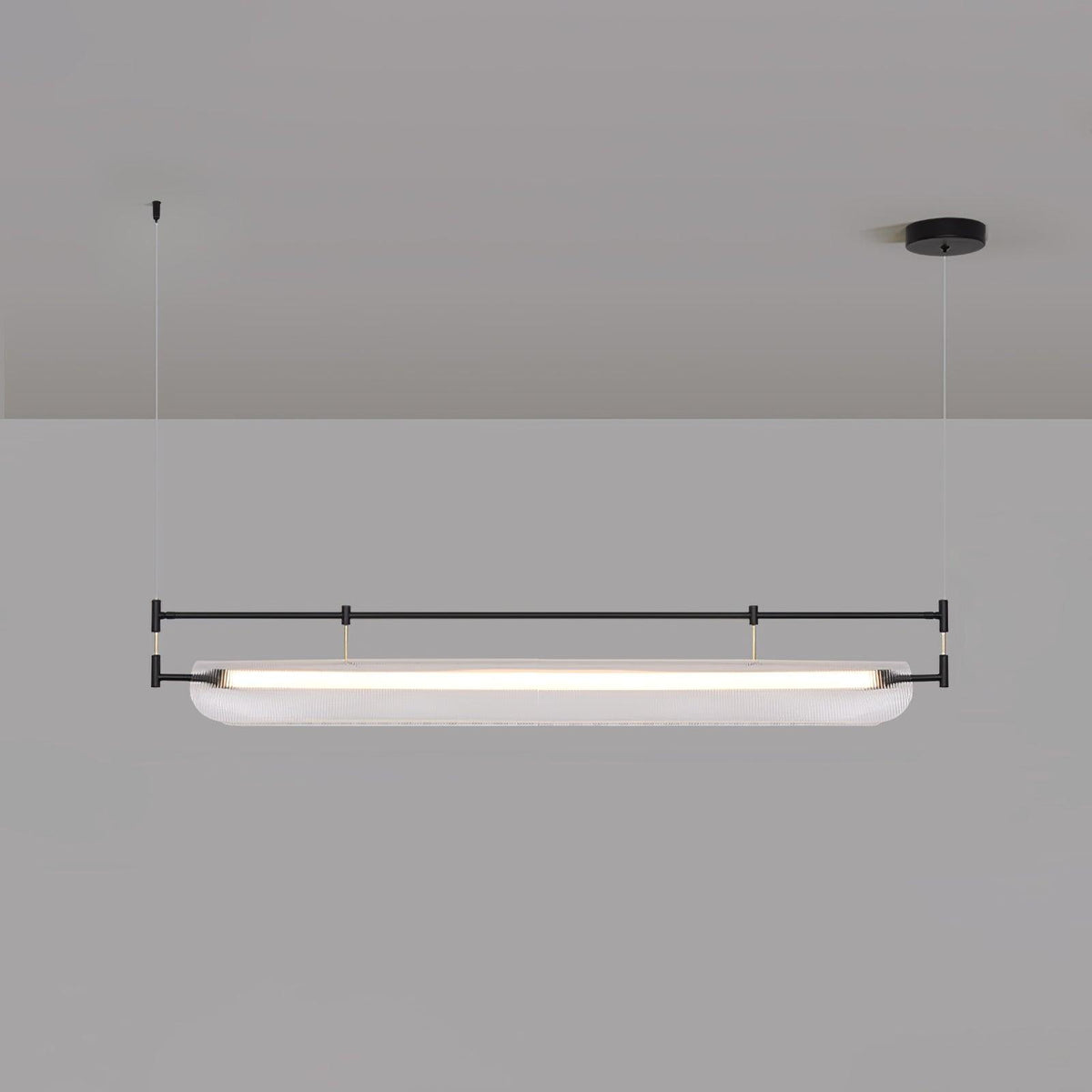 Linear Strip Chandelier L 31.5″ x W 4.7″ x H 7.9″ / L 80cm x W 12cm x H 20cm / Black & Clear / Warm Light Chandelier