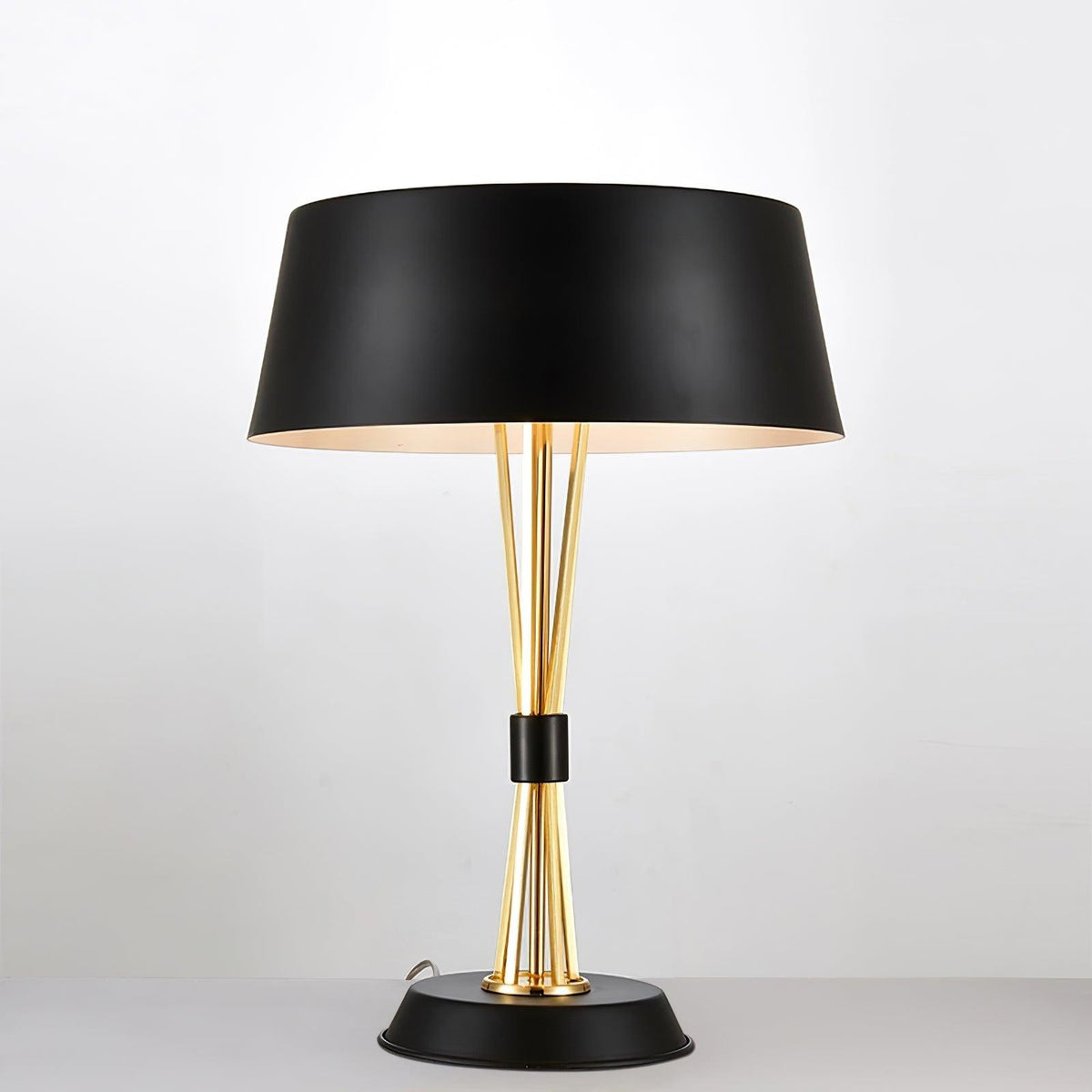 Lowrider Table Lamp ∅ 13.7″ x H 18.8″ / Dia 35cm x H 48cm / Black / US plug Table lamp