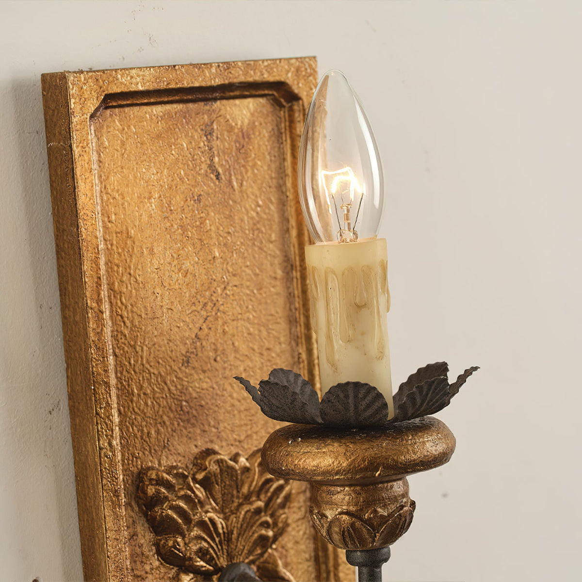 Margarite Wall Lamp