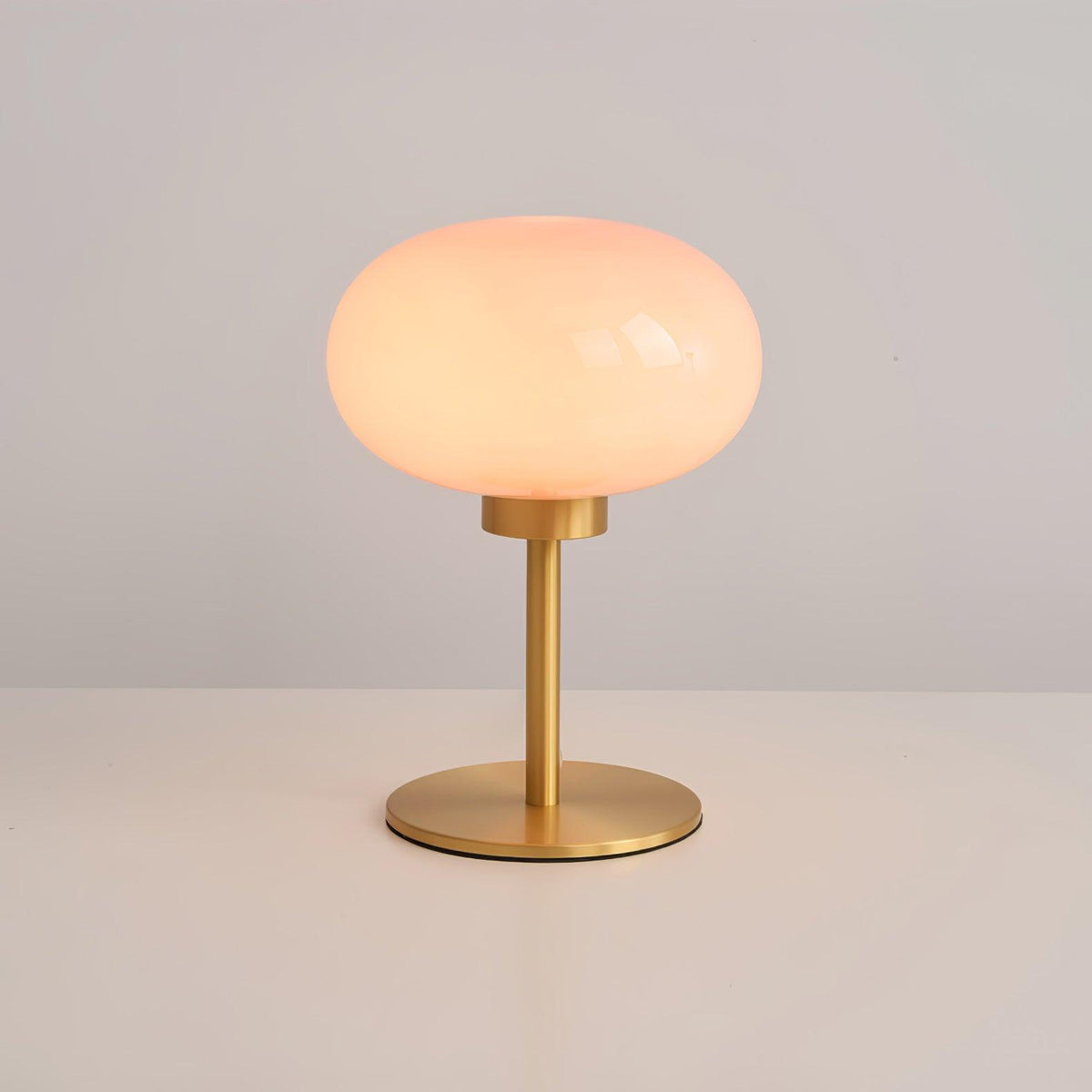 Marshmallow Brass Table Lamp ? 7.9″ x H 11″ / Dia 20cm x H 28cm / Brass & Pink / US Plug Table lamp
