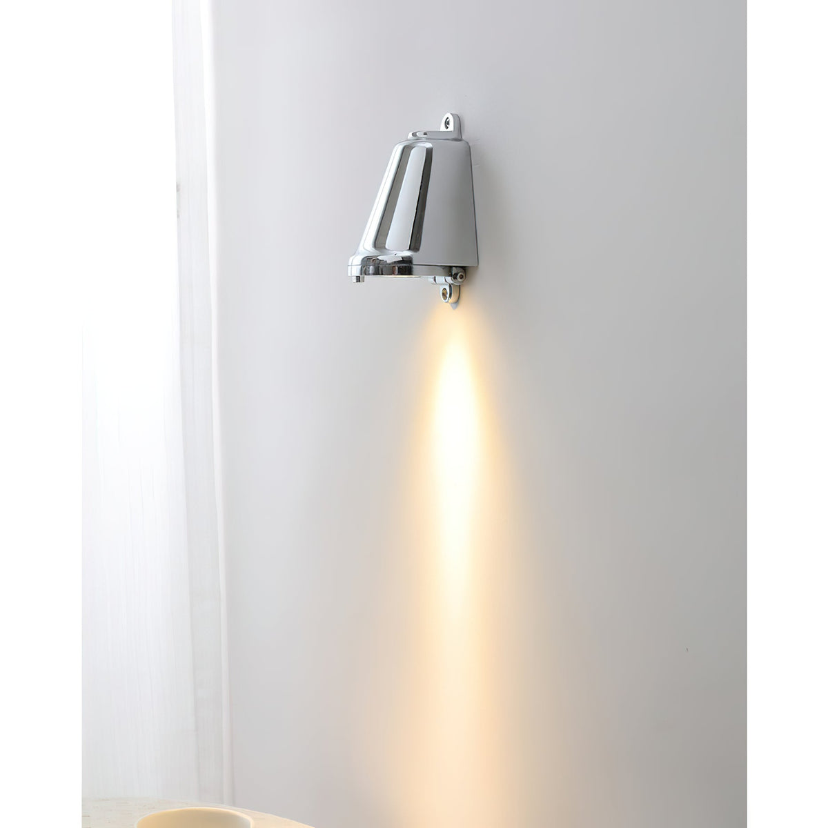 Mast Wall Lamp