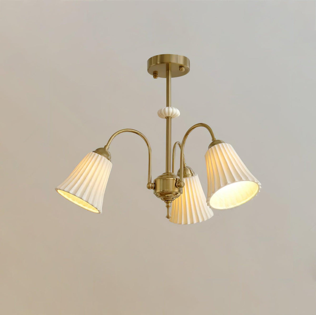 Medieval Ceramic Trumpet Chandelier 3 Lamps ∅ 23.6″ x H 16.9″ / Dia 60cm x H 43cm / Gold & White Chandelier