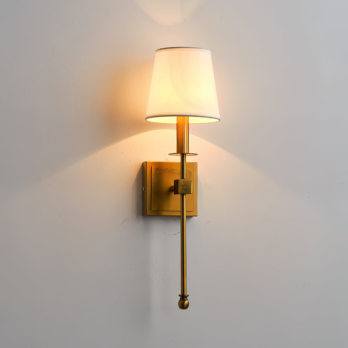 Monroe Wall Lamp