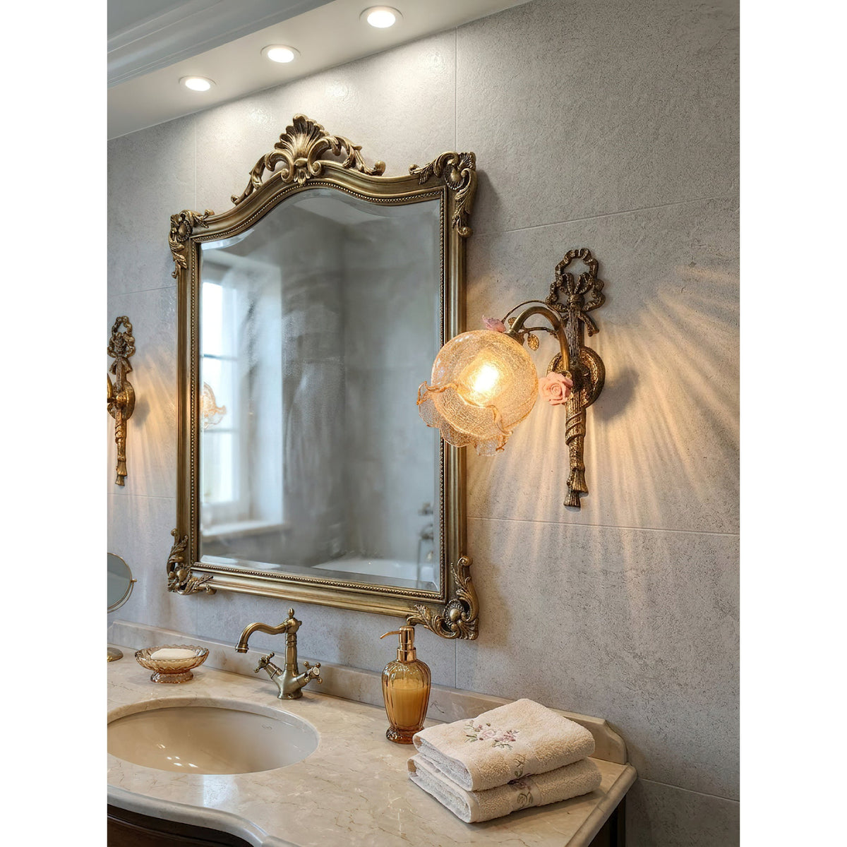 Neiman Wall Lamp