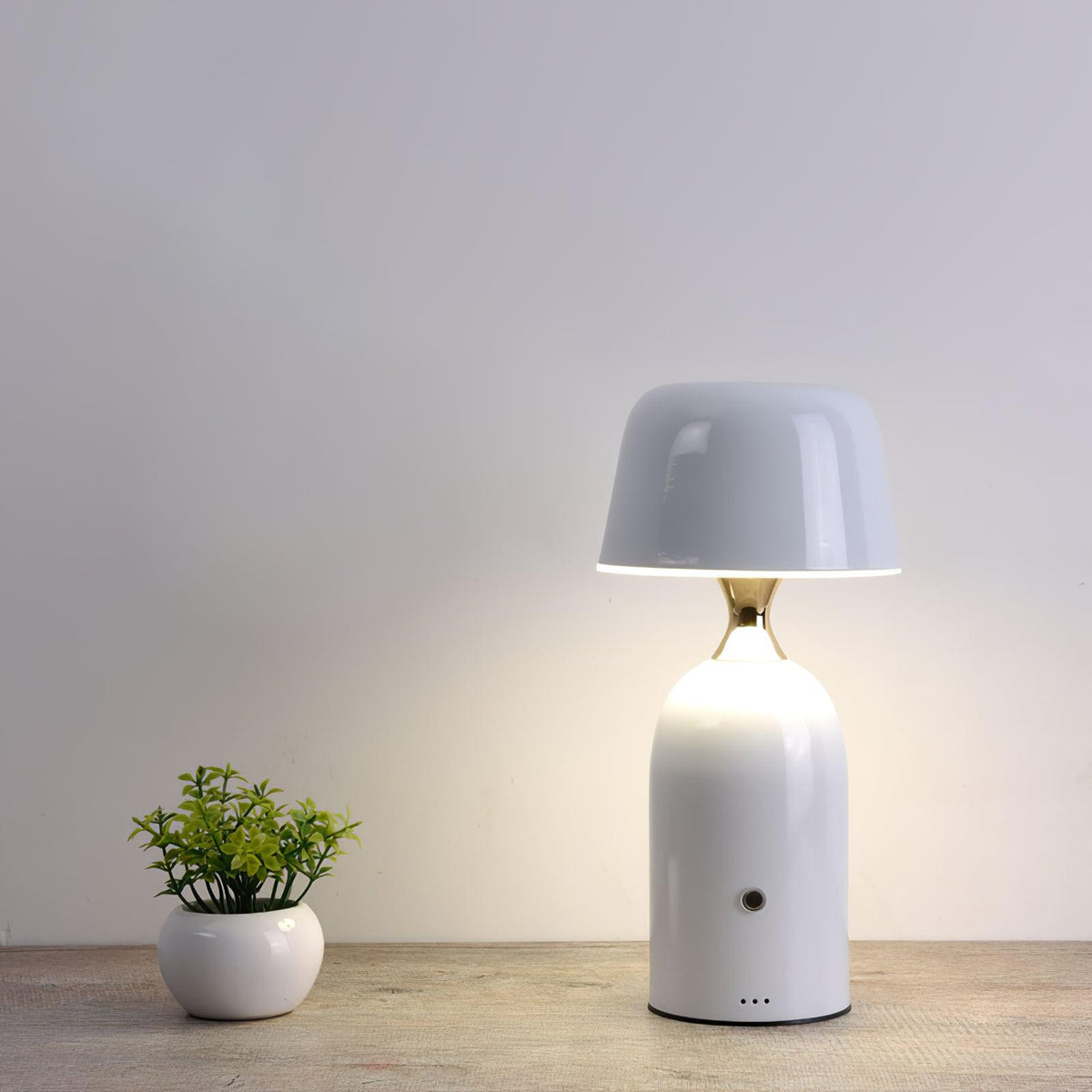 Ouliope Built-in Battery Table Lamp ∅ 4.5″ x H 9.8″/ Dia 11.5cm x H 25cm / White / Touch Table lamp