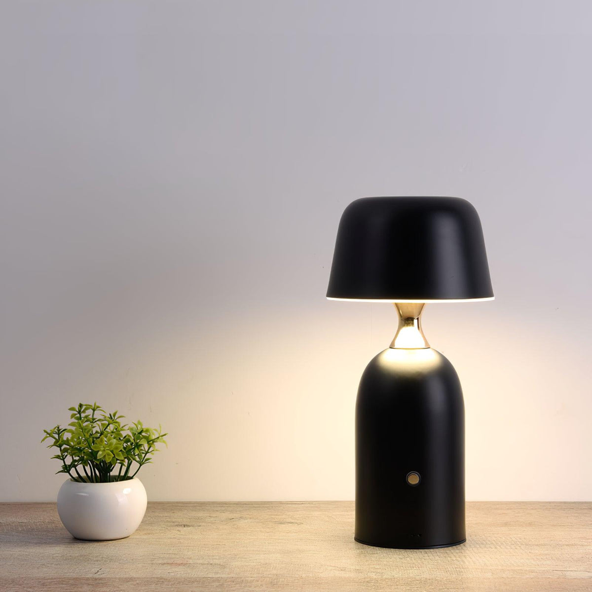 Ouliope Built-in Battery Table Lamp ∅ 4.5″ x H 9.8″/ Dia 11.5cm x H 25cm / Black / Touch Table lamp