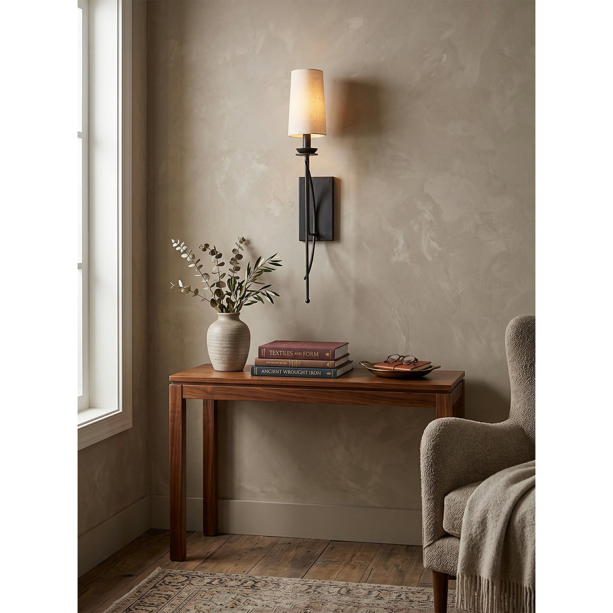 Calder Wall Lamp