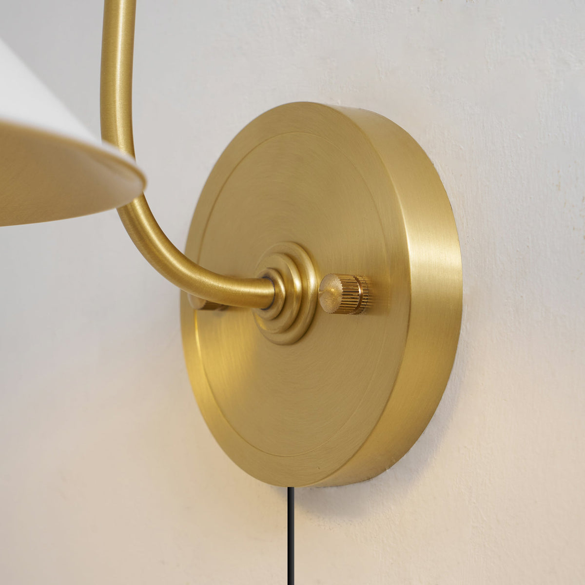 Clivedon Plug-in Wall Sconce