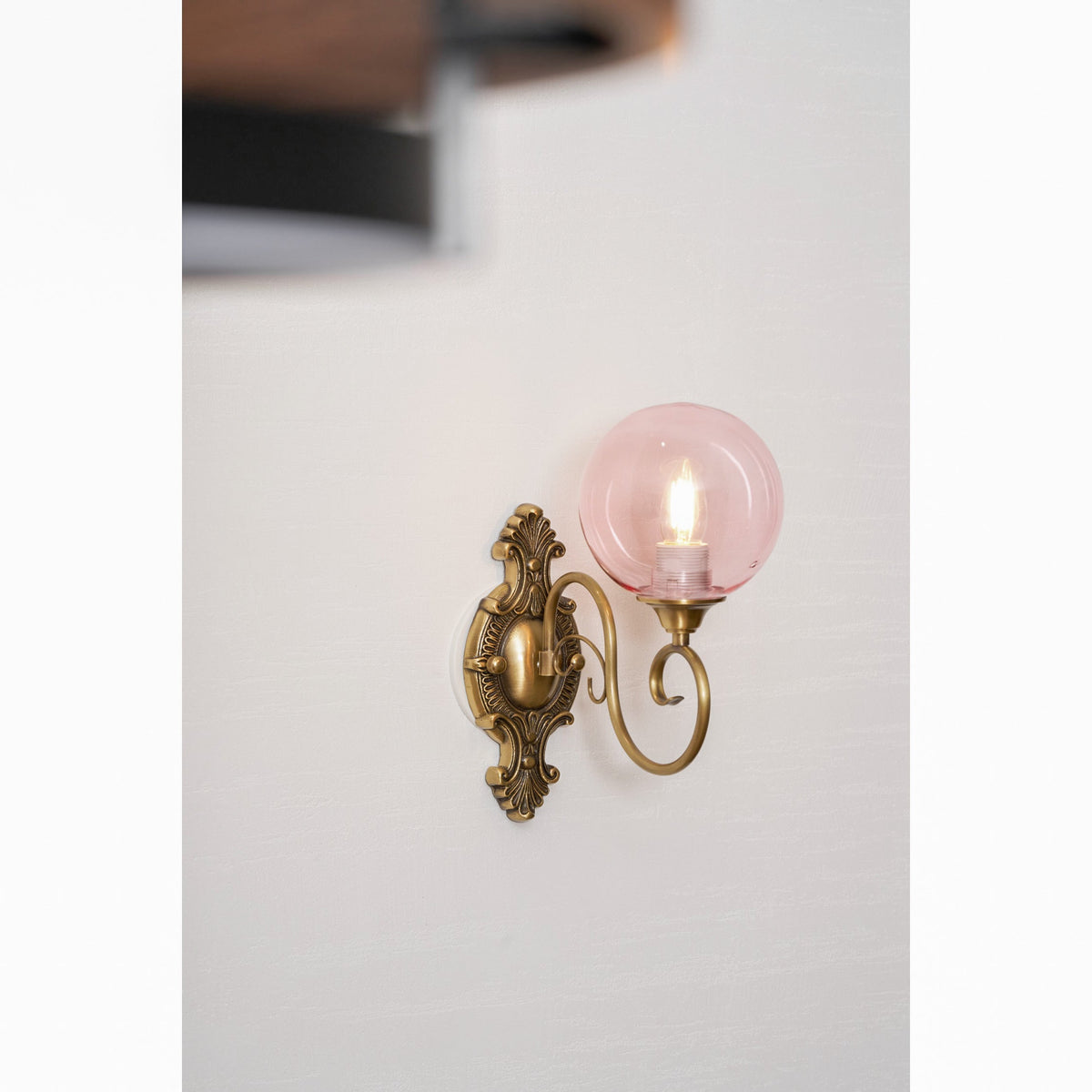 Evelyn Glass Wall Lamp