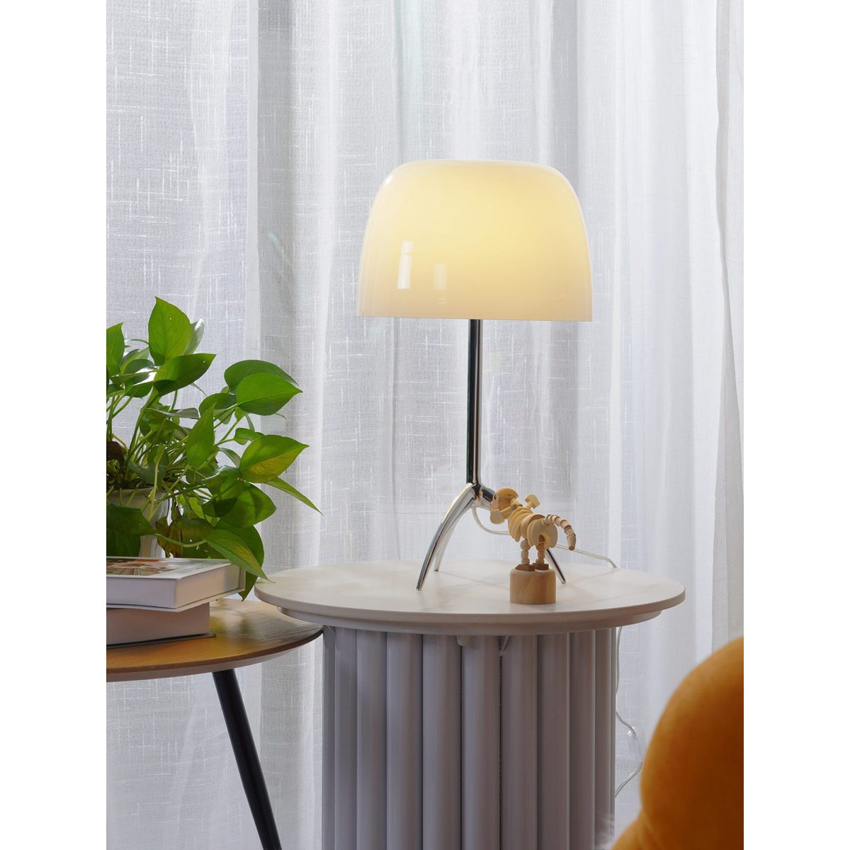 Rosso Mushroom Tripod Table Lamp