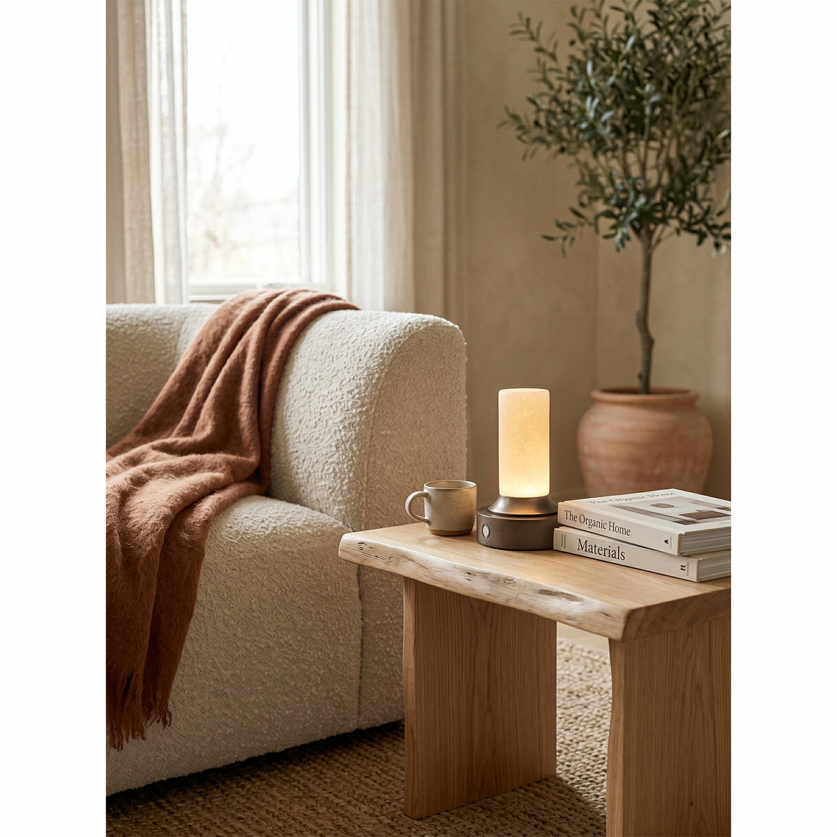 Lunerva Alabaster Table Lamp (Built-in Battery)