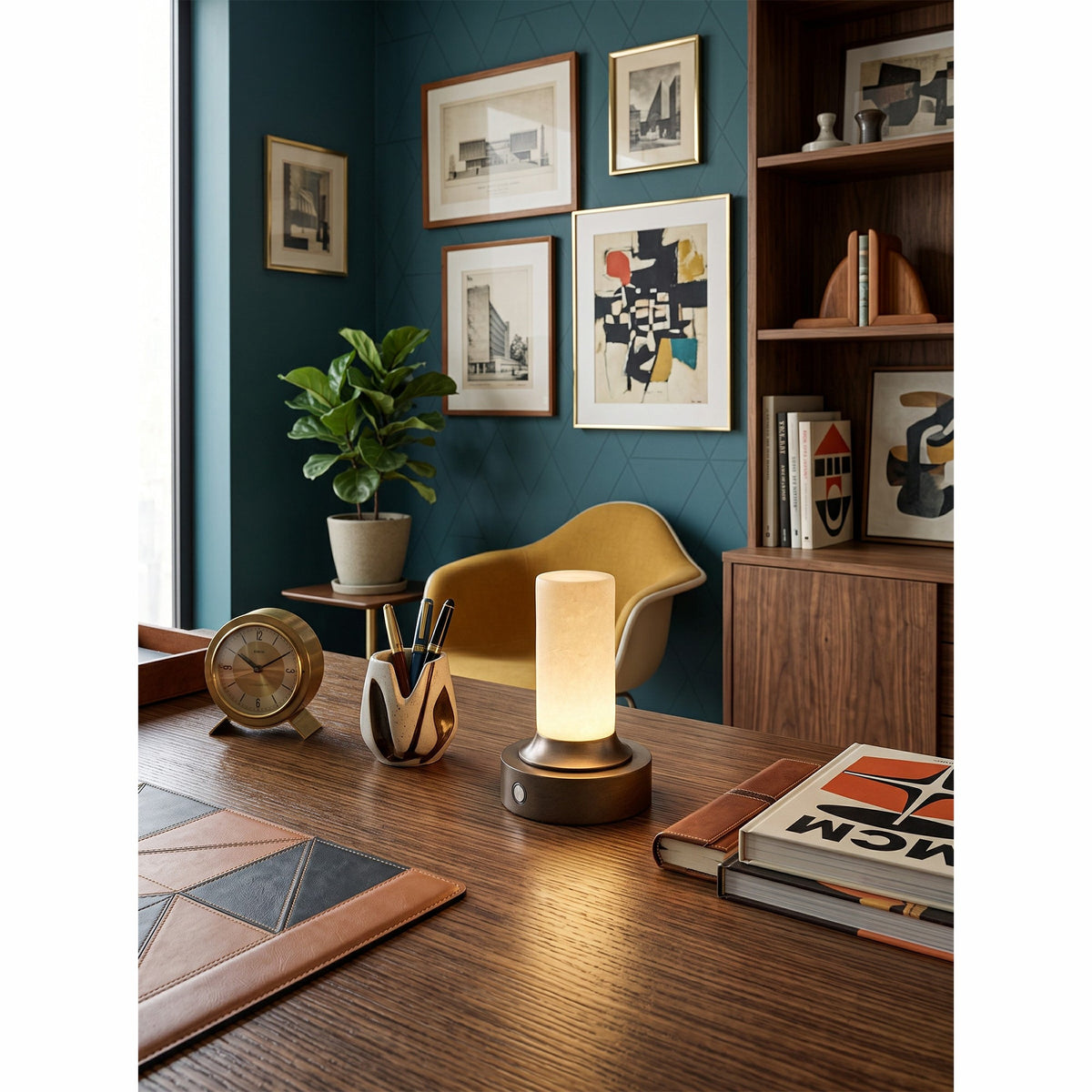 Lunerva Alabaster Table Lamp (Built-in Battery)