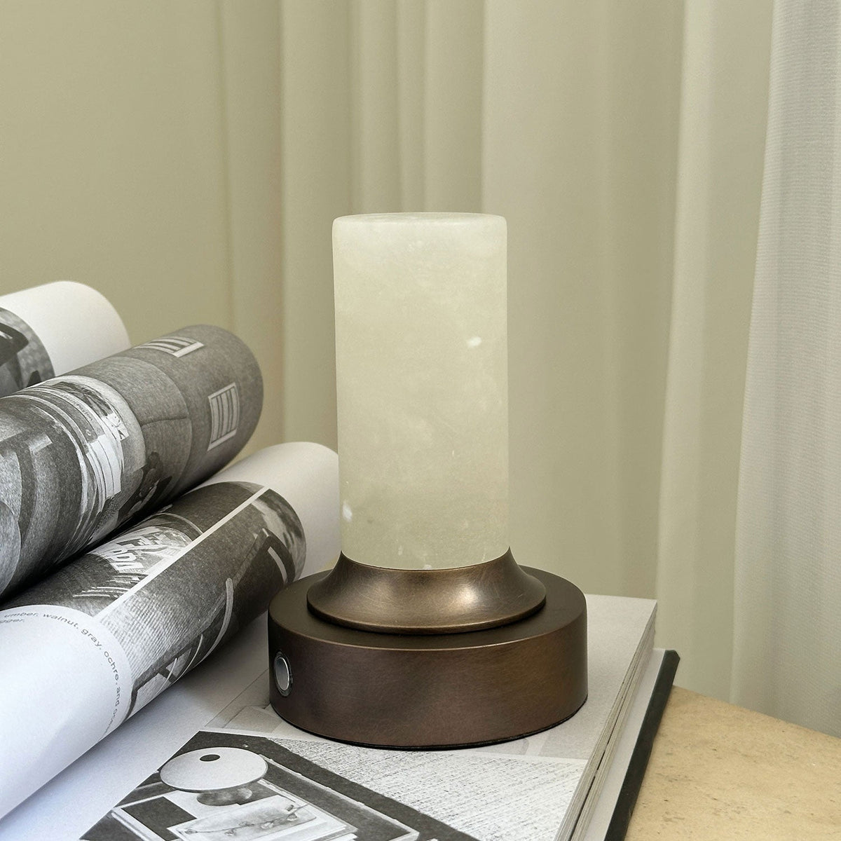 Lunerva Alabaster Table Lamp (Built-in Battery)