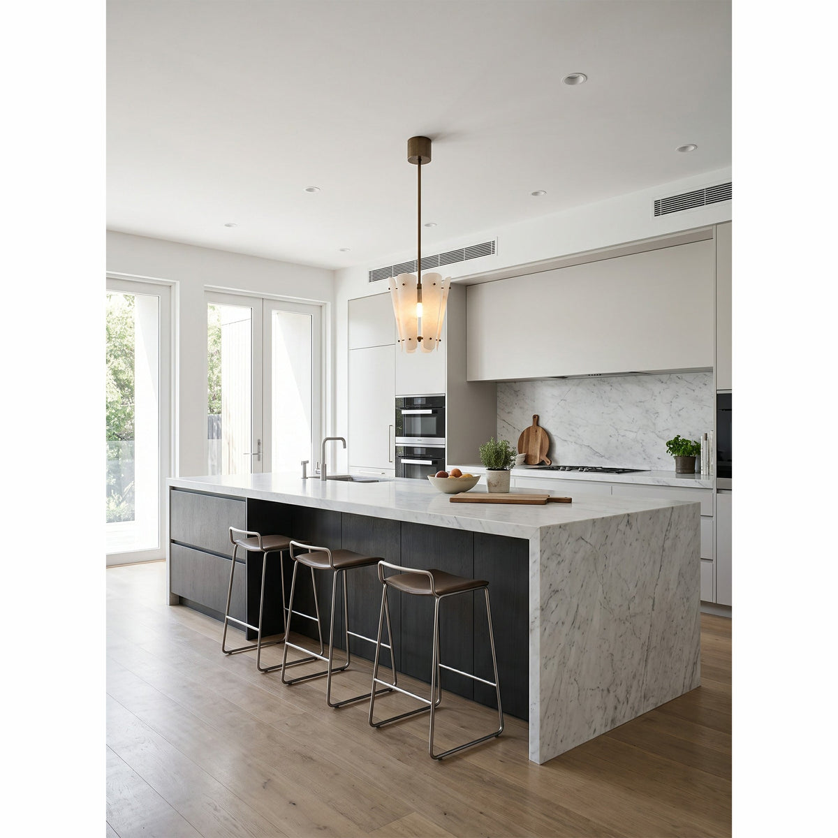 Solvane Alabaster Pendant Lamp