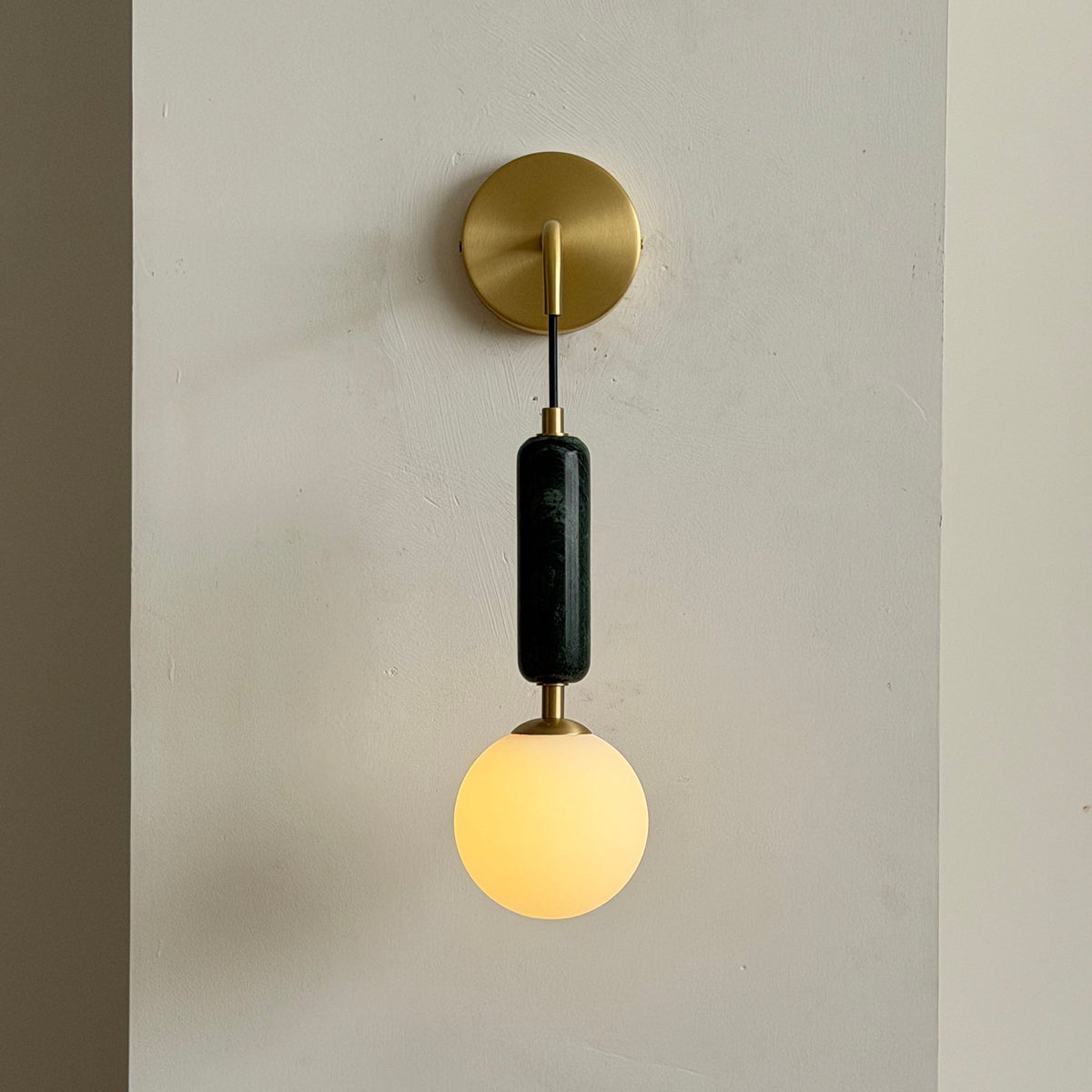 Valenes Wall Lamp