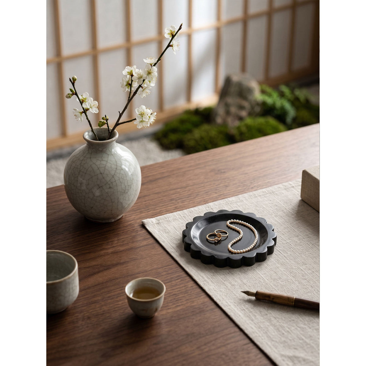 Zion Scalloped Stone Tray