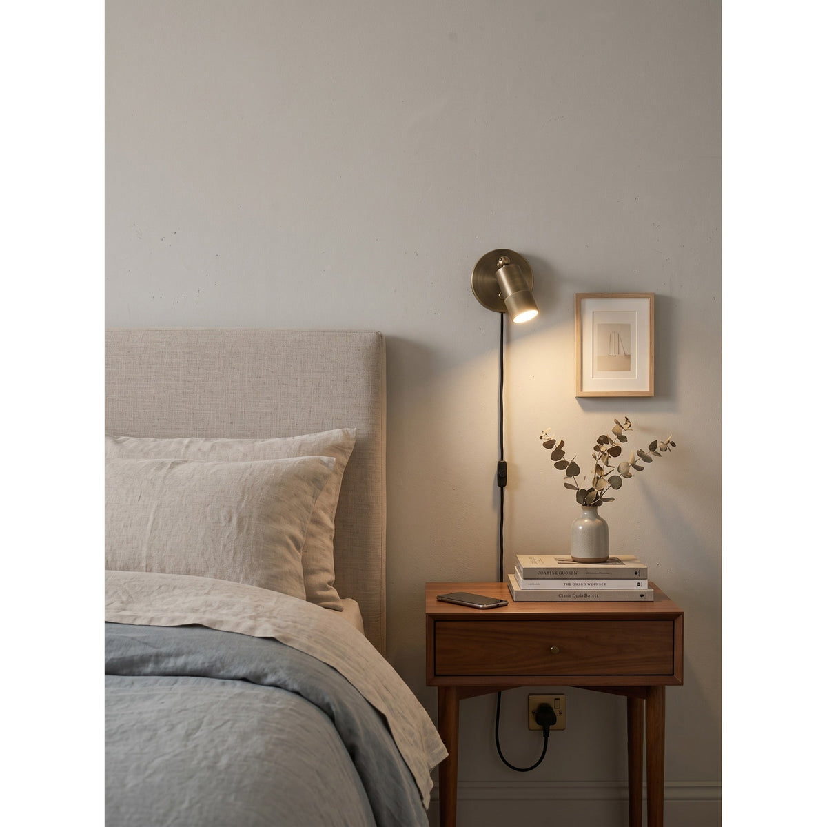 Jura Plug-in Wall Sconce